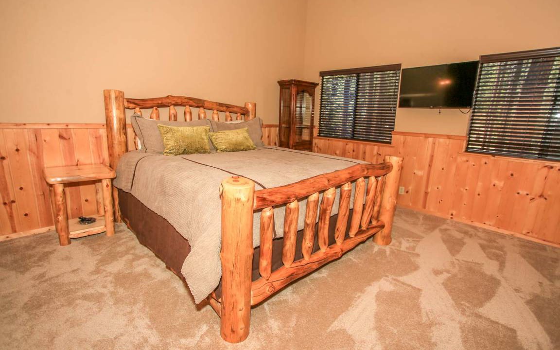 Photo of Bedroom in Summit Estates