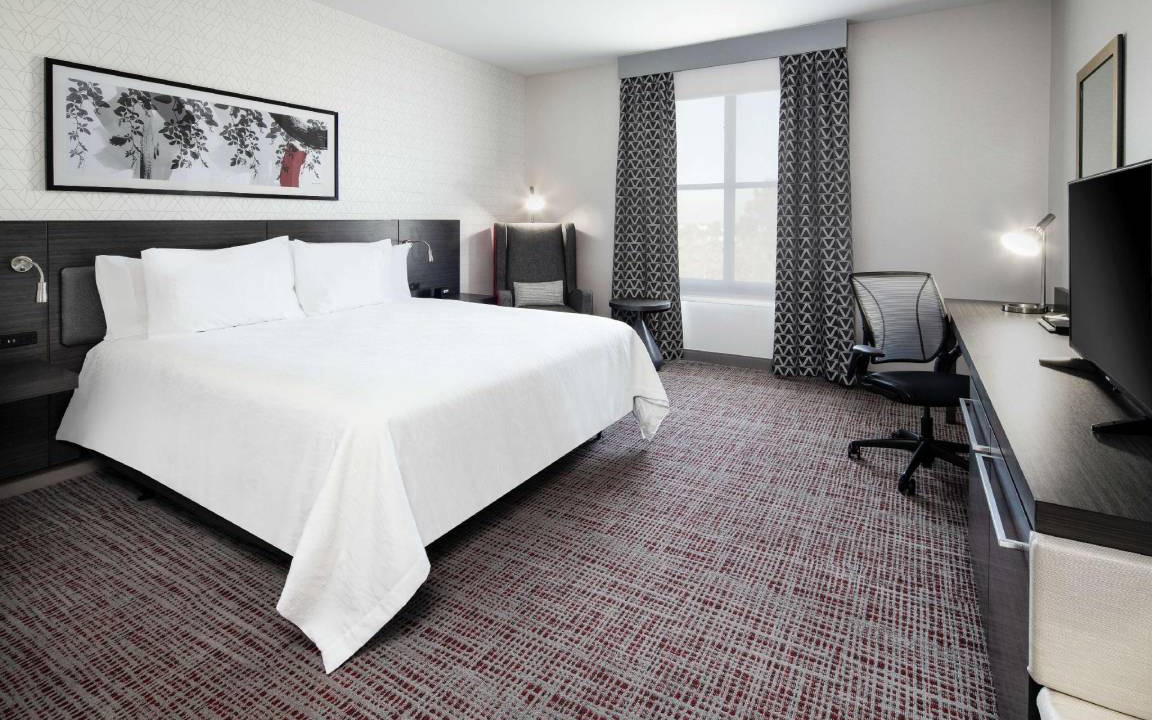 Photo of Bedroom in Lake Forest