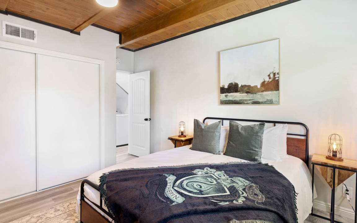 Photo of Bedroom in Crestline
