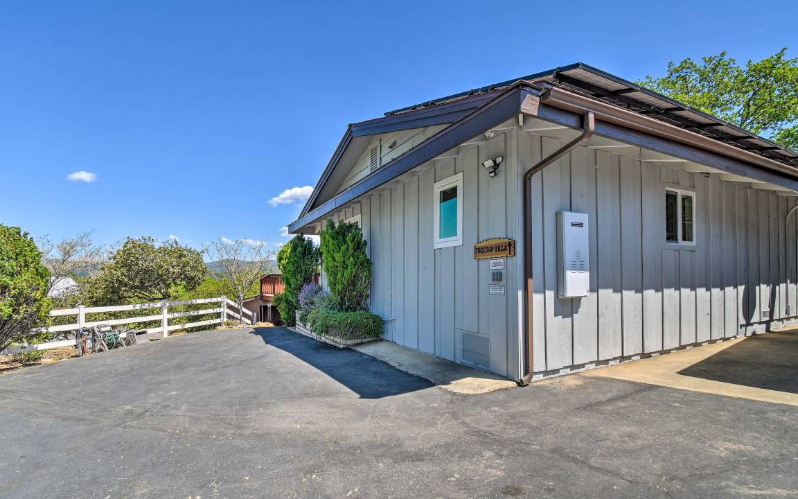 Photo of Others in Mariposa