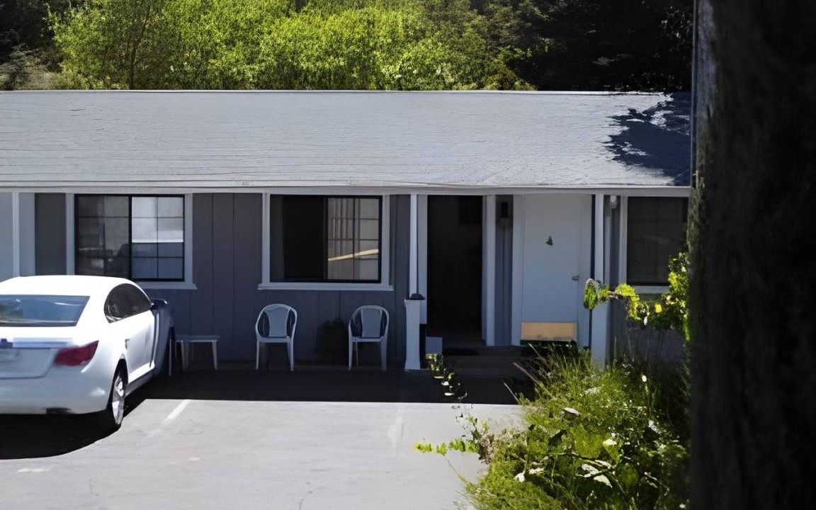 Photo of Others in Mariposa