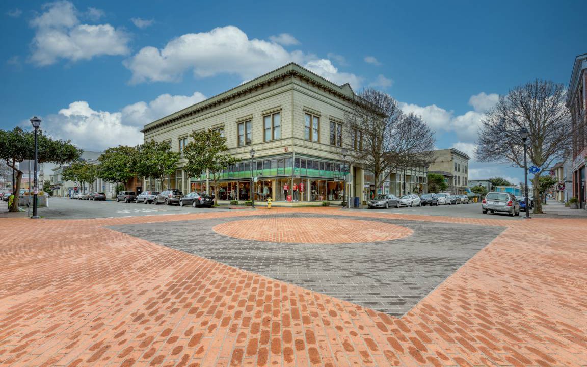 Photo of Others in Eureka