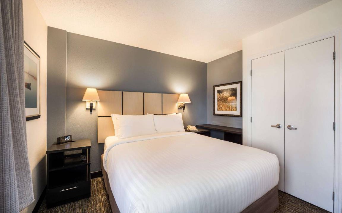 Photo of Bedroom in Anaheim Resort