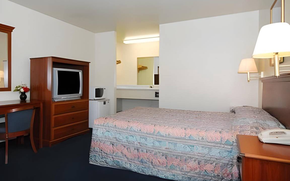Photo of Bedroom in Ridgecrest