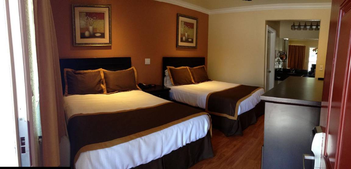 Photo of Bedroom in Munras Avenue