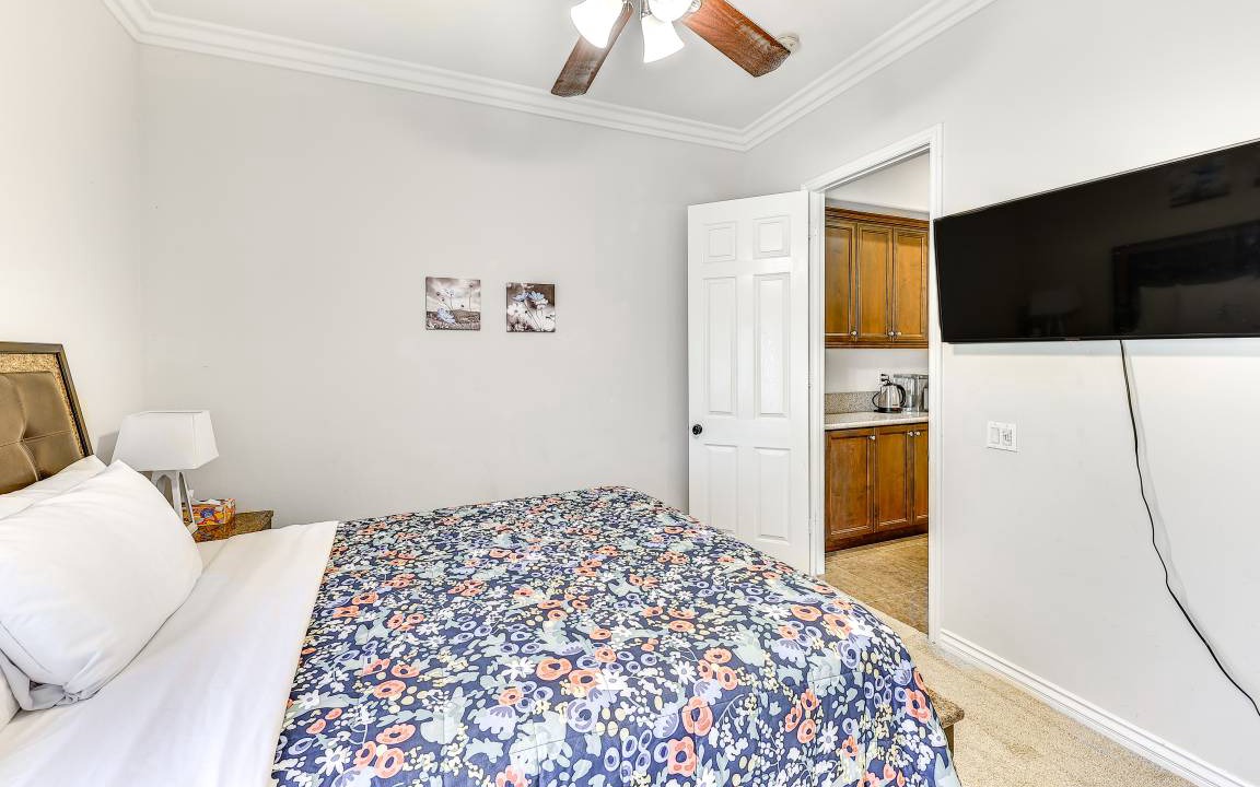 Photo of Bedroom in Alessandro Heights