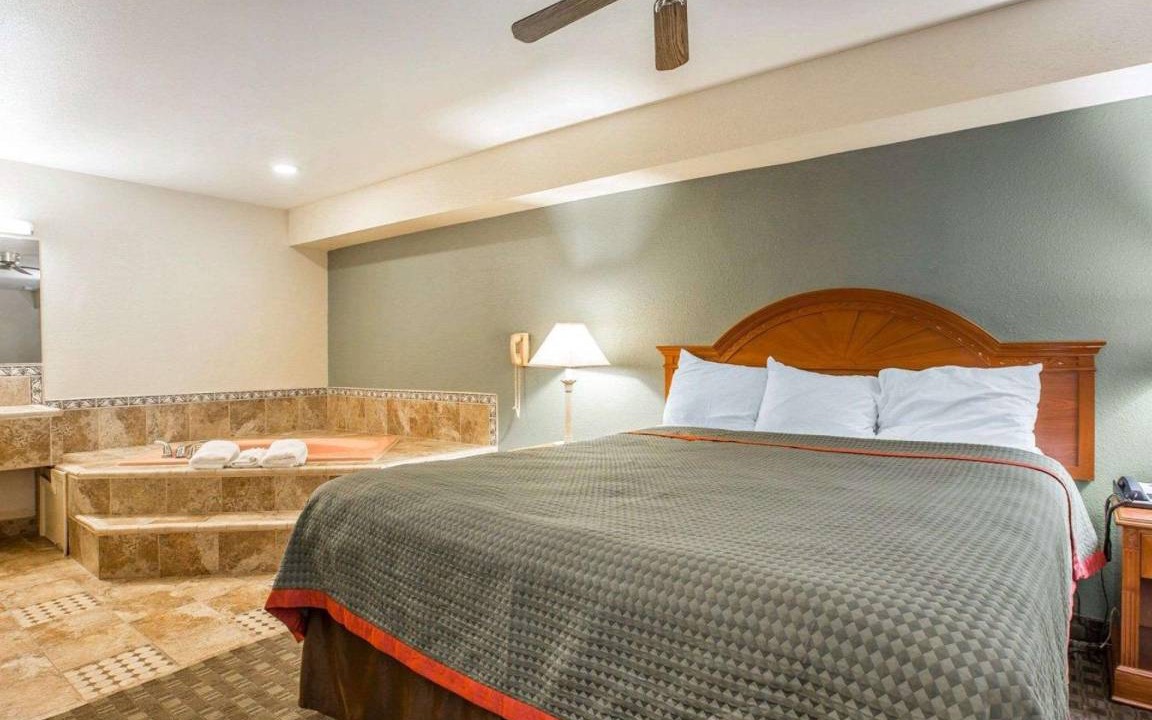 Photo of Bedroom in Delano