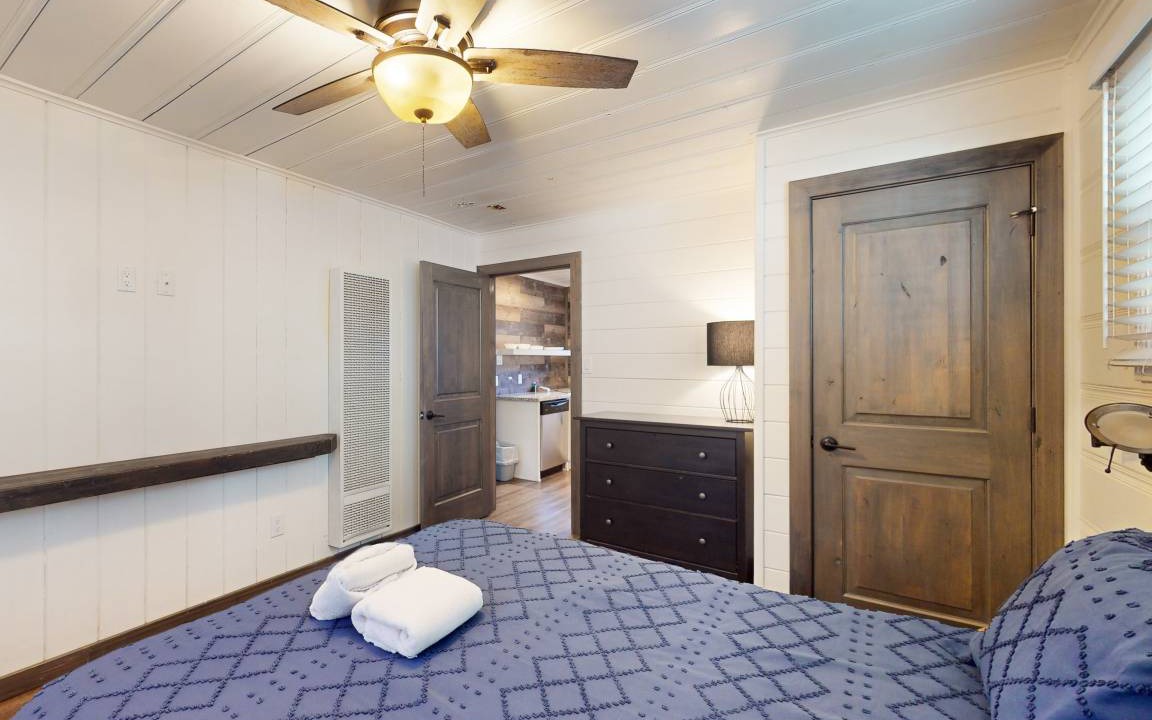Photo of Bedroom in Lakeside Park