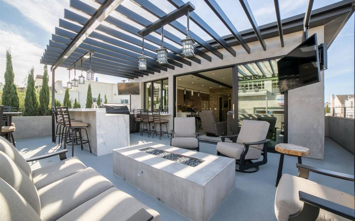 Photo of Patio Balcony in Balboa Peninsula