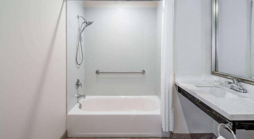 Photo of Bathroom in Bakersfield