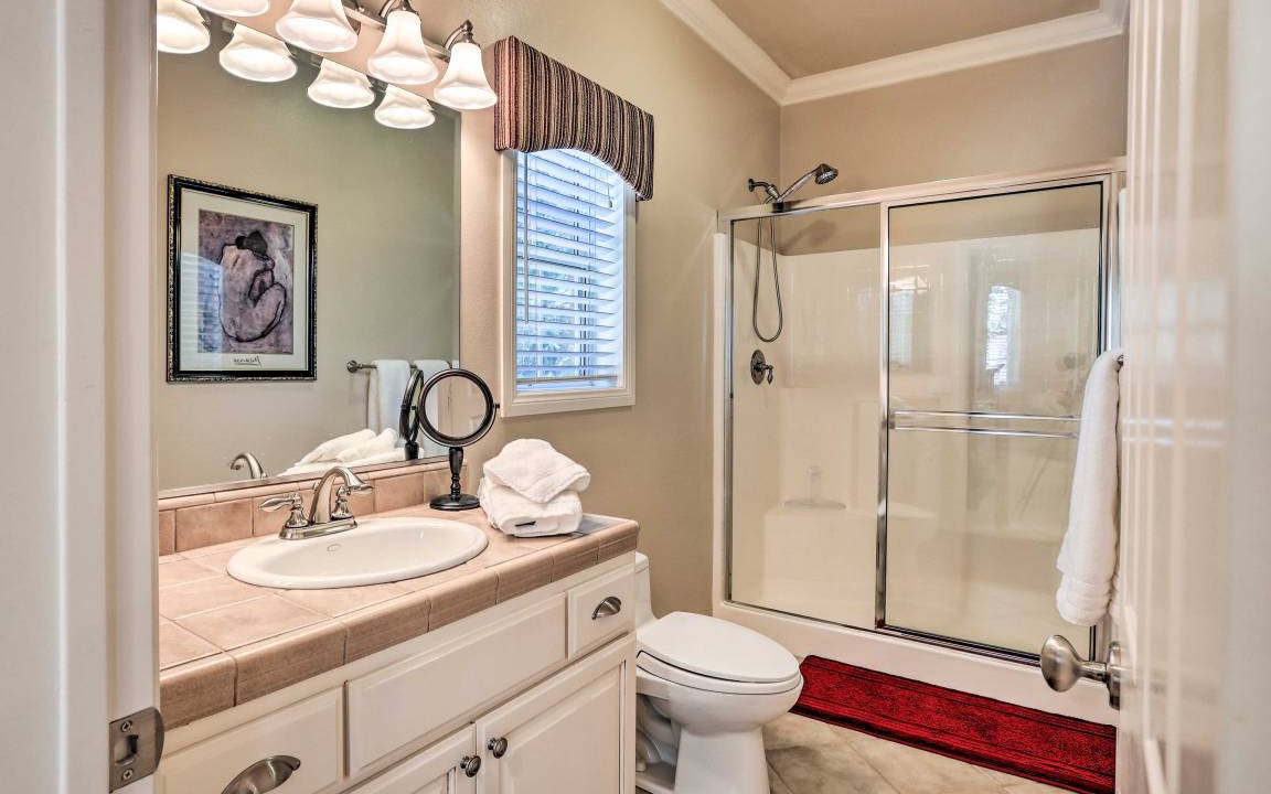 Photo of Bathroom in Blue Jay