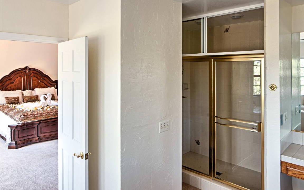 Photo of Bedroom in Lake Arrowhead