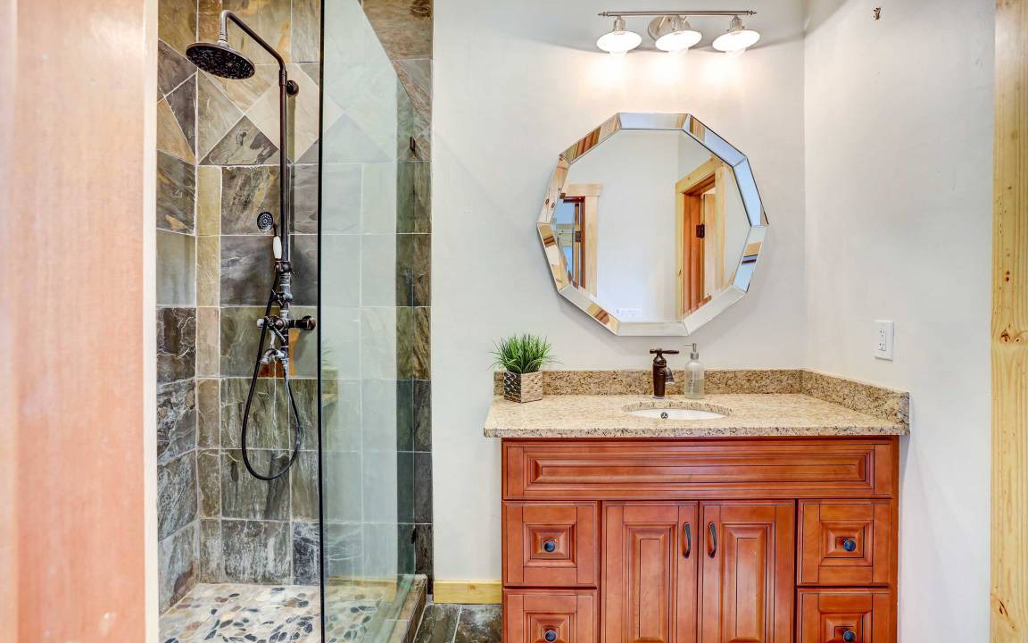 Photo of Bathroom in Upper Moonridge