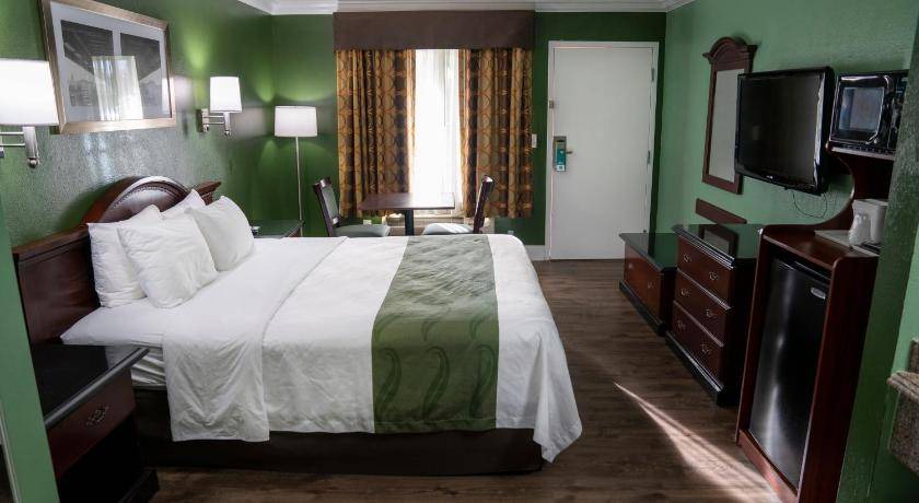 Photo of Bedroom in Hemet