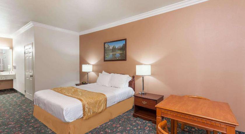 Photo of Bedroom in South Gate