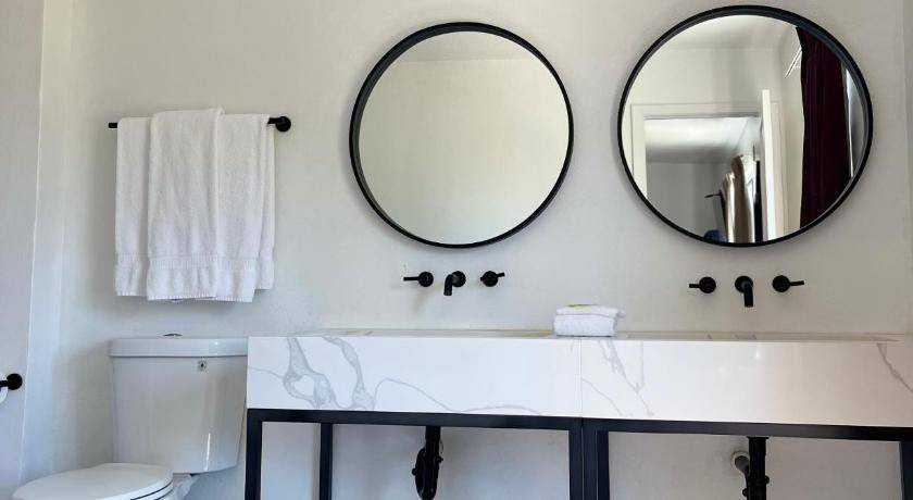 Photo of Bathroom in Anaheim Resort