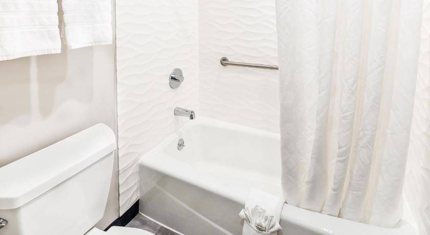 Photo of Bathroom in Gardena