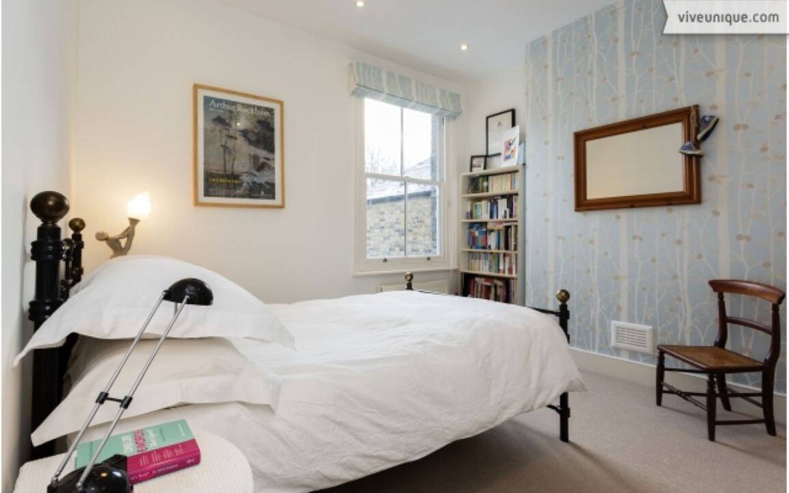 Photo of Bedroom in Gospel Oak
