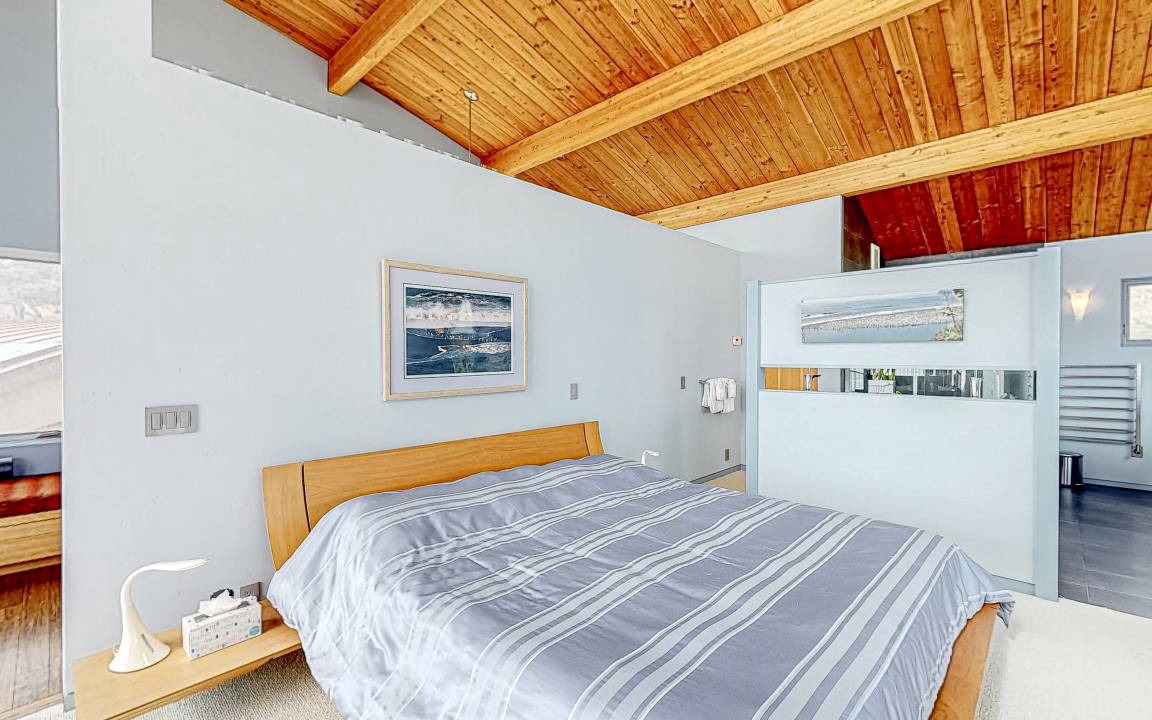 Photo of Bedroom in Gualala