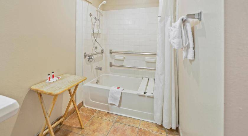 Photo of Bathroom in Lebec