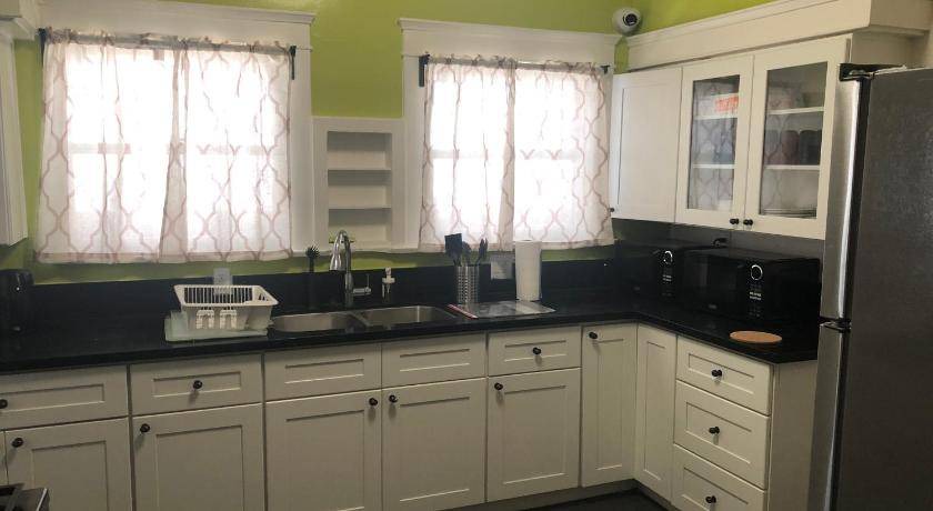 Photo of Kitchen in Greater Wilshire - Hancock Park
