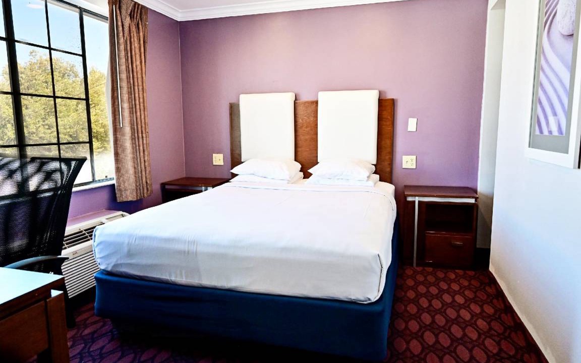 Photo of Bedroom in East Manhattan Beach