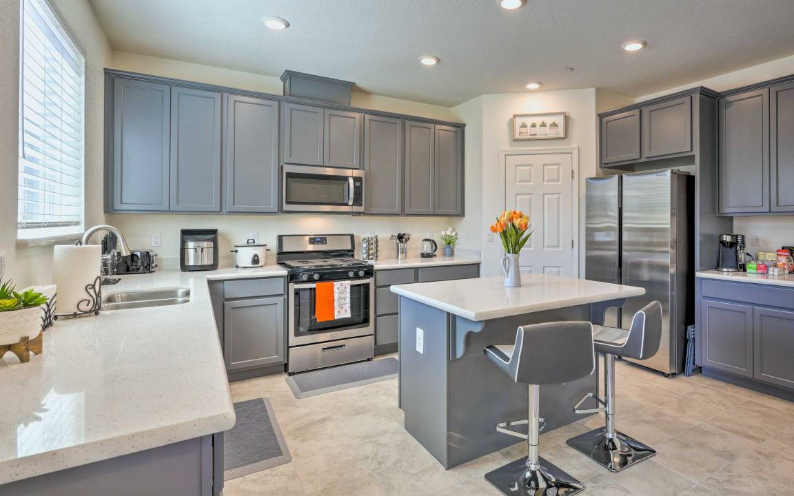Photo of Kitchen in Hood