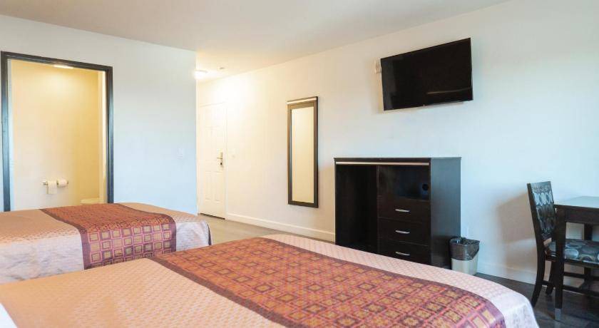 Photo of Bedroom in Maywood