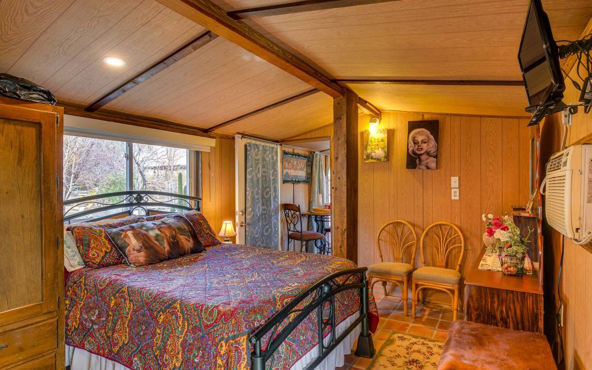 Photo of Bedroom in Morongo Valley