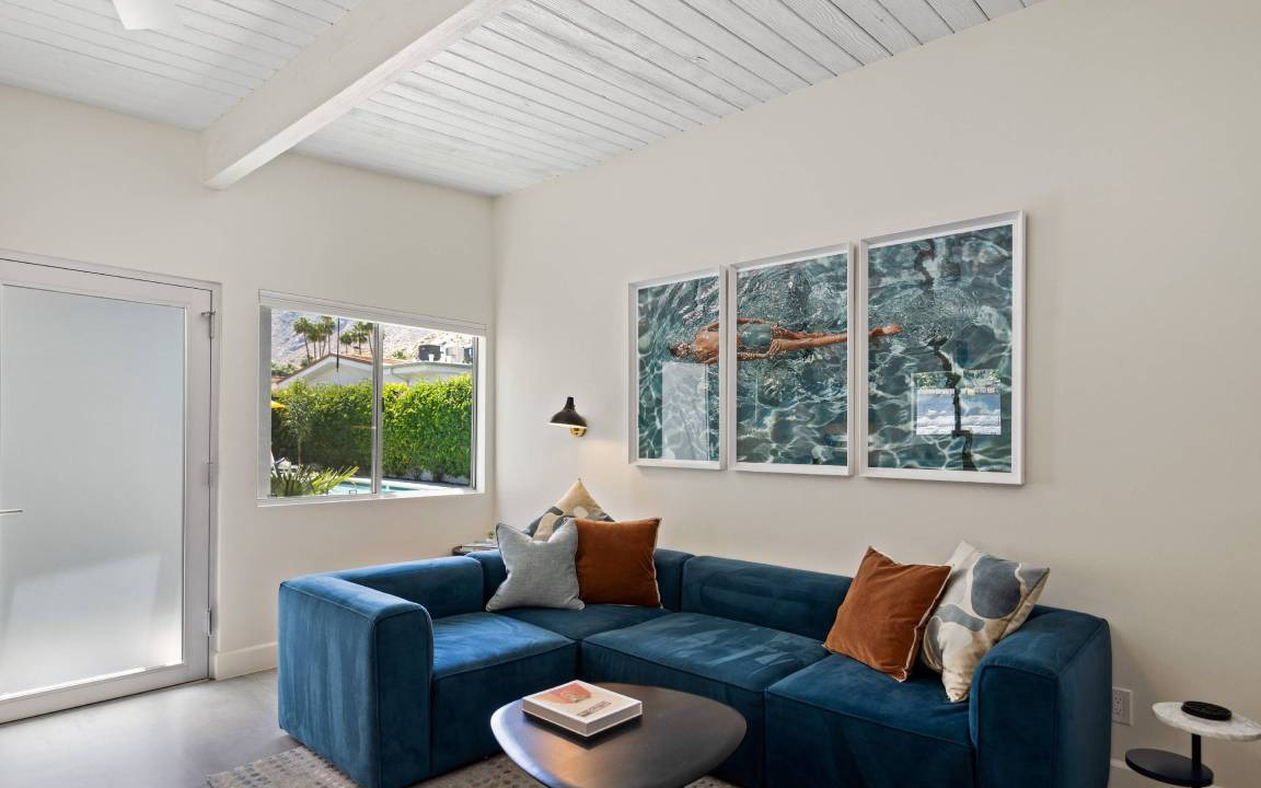 Photo of Livingroom in Historic Tennis Club