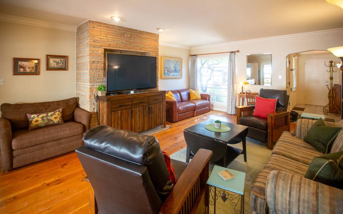 Photo of Livingroom in Heritage District