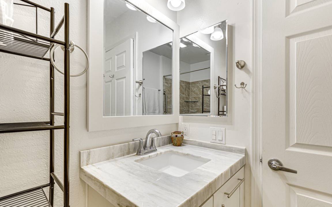 Photo of Bathroom in Loma Alta
