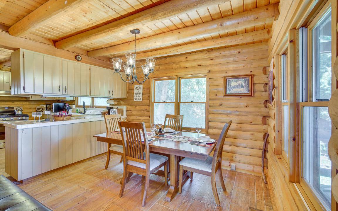 Photo of Kitchen in Cedarpines Park