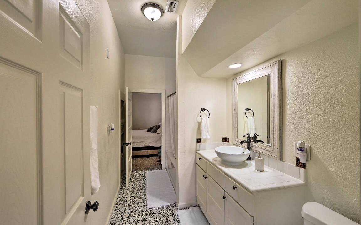 Photo of Bathroom in Downtown Riverside
