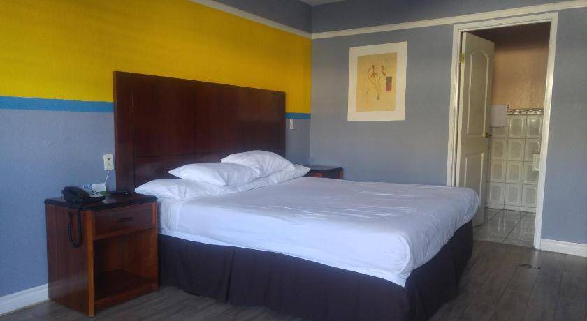 Photo of Bedroom in Anaheim Resort