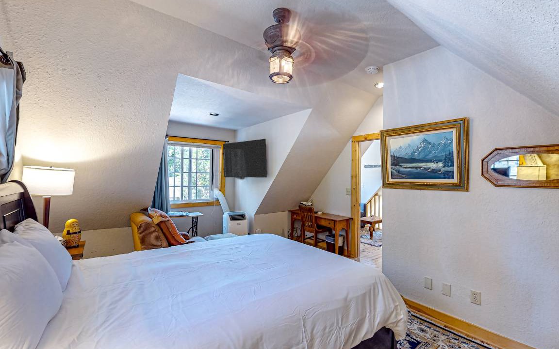 Photo of Bedroom in Cedar Glen