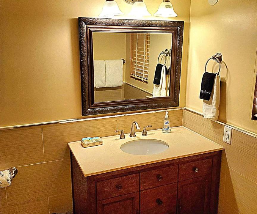Photo of Bathroom in Summit Estates