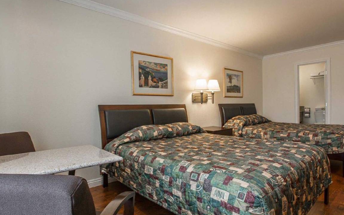 Photo of Bedroom in La Sierra