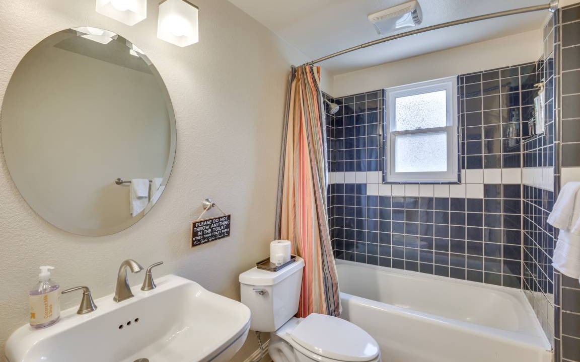 Photo of Bathroom in Rainbow CDP