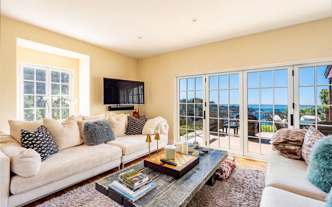 Photo of Livingroom in Carmel Highlands