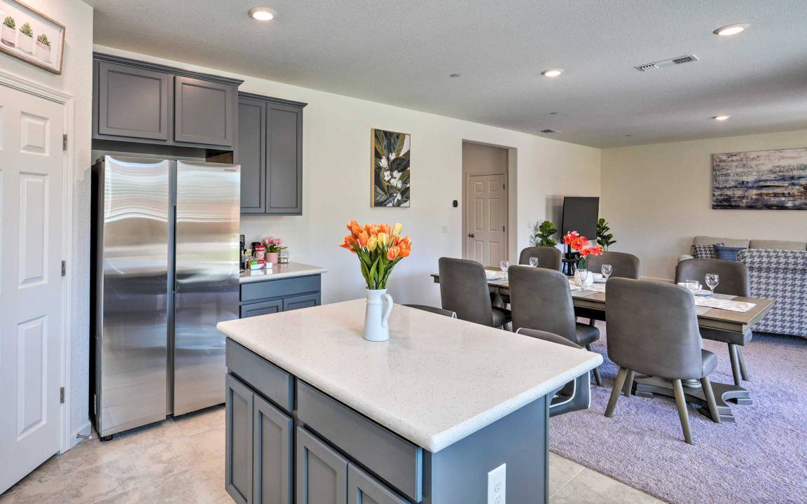 Photo of Kitchen in Hood