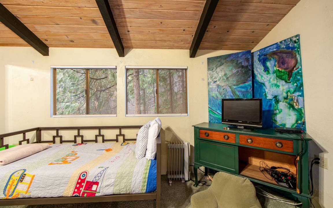 Photo of Bedroom in Pine Cove