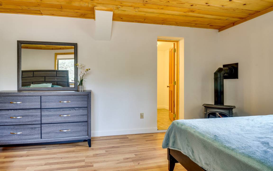 Photo of Bedroom in Pine Mountain Club