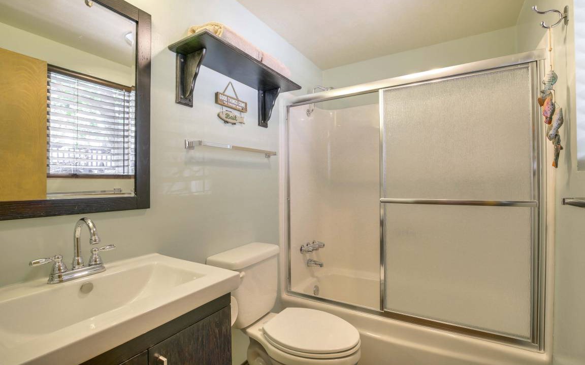 Photo of Bathroom in Lake Arrowhead