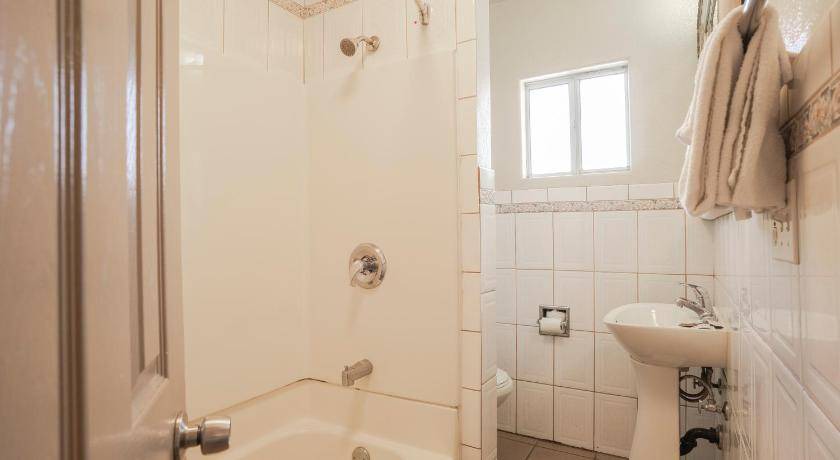 Photo of Bathroom in Little Armenia