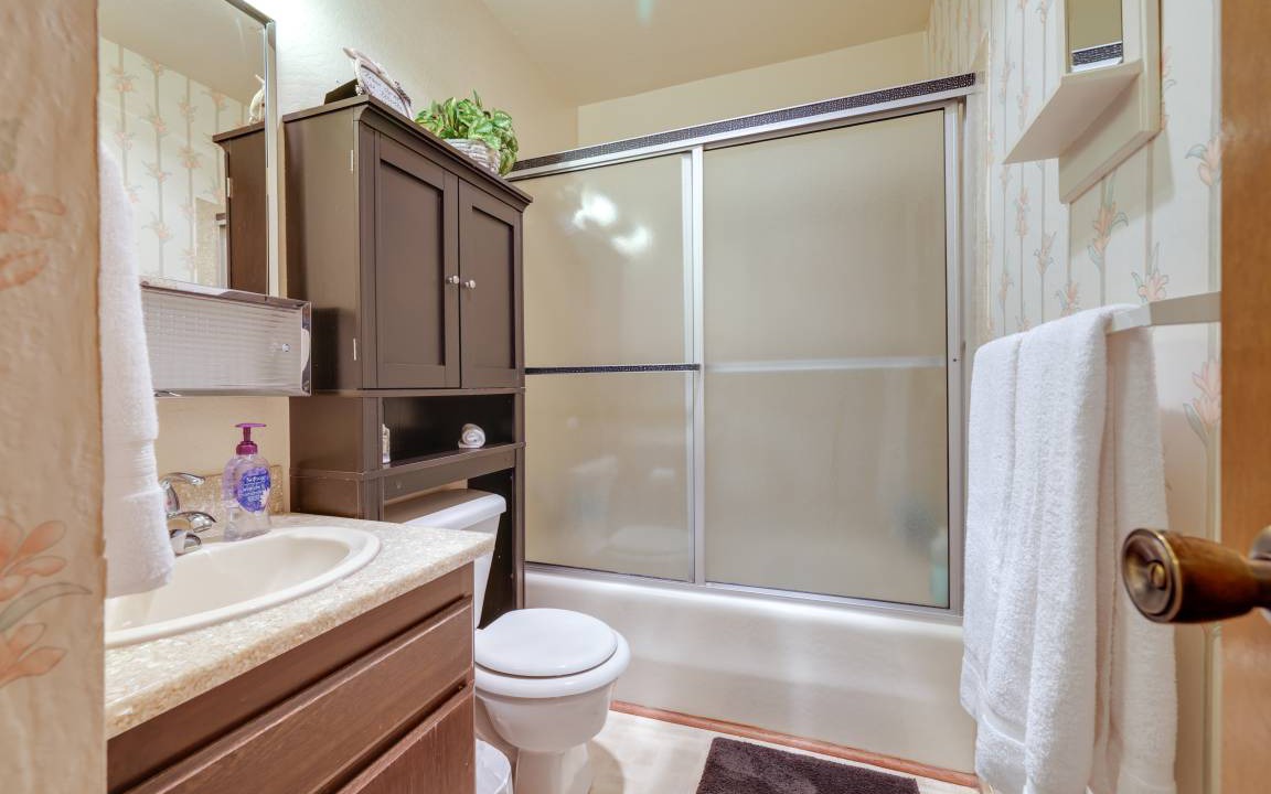 Photo of Bathroom in Pinecrest