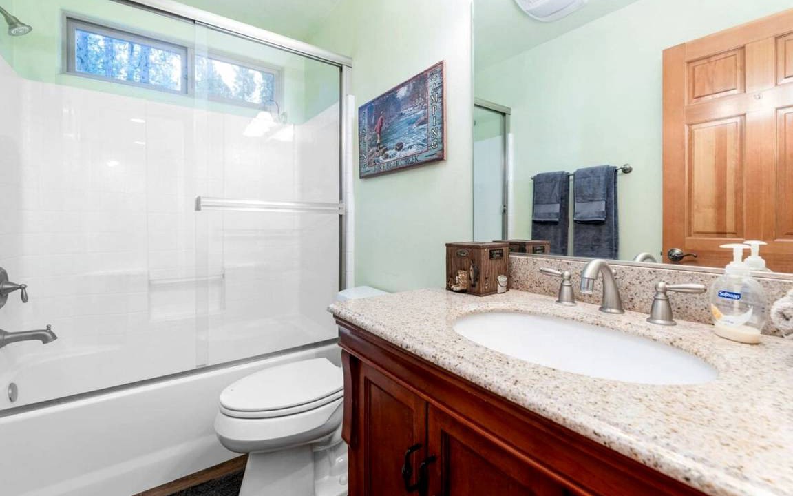 Photo of Bathroom in Summit Estates