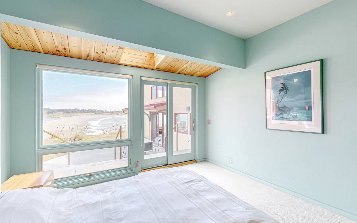 Photo of Bedroom in Gualala