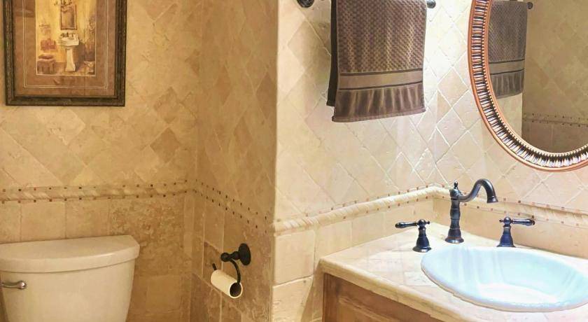 Photo of Bathroom in North of Wilshire