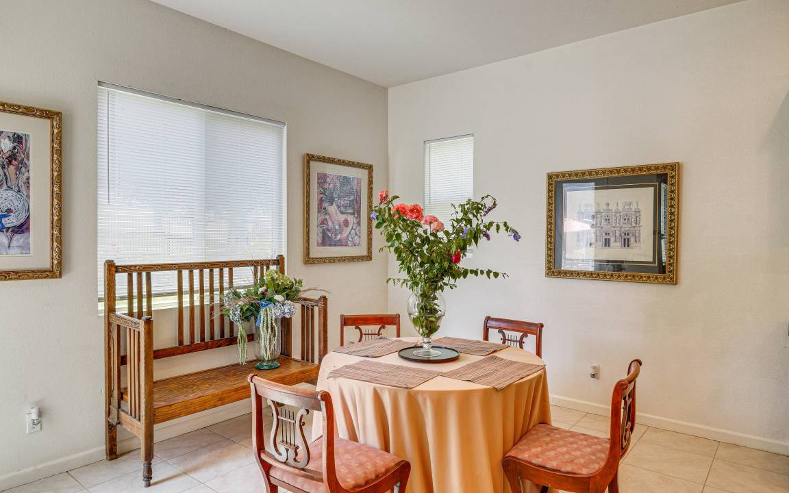 Photo of Livingroom in Bakersfield